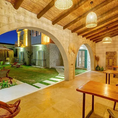 Lika Szálloda Alacati